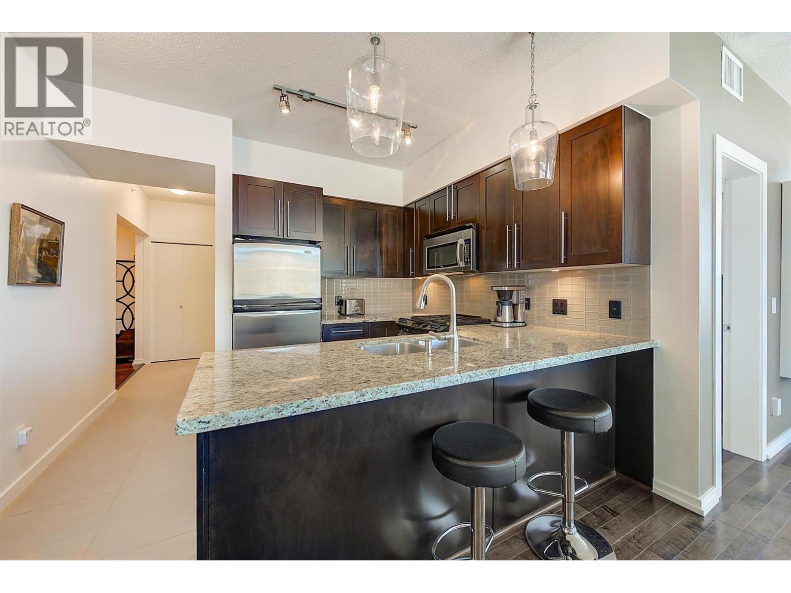 2408 1075 Sunset Drive, Kelowna