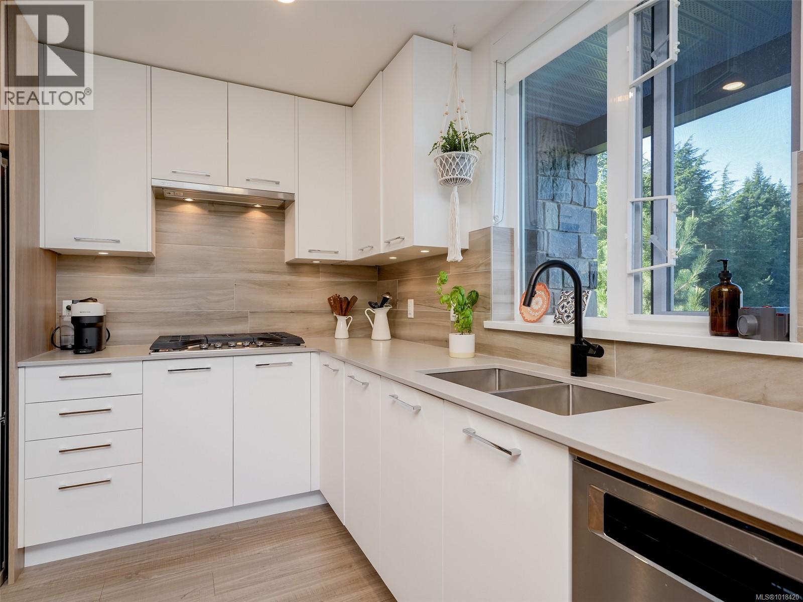 218 960 Reunion Avenue, Langford