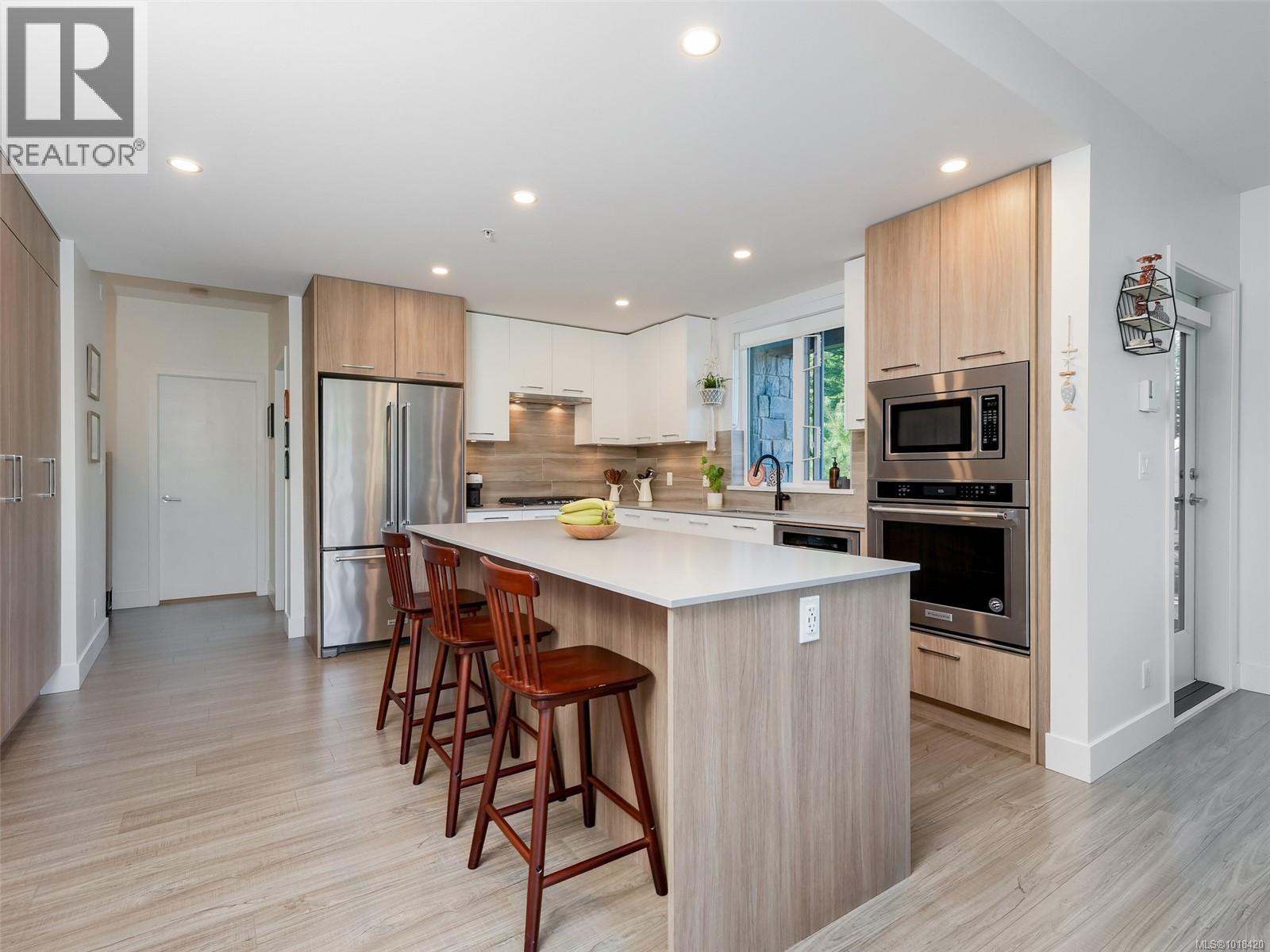 218 960 Reunion Avenue, Langford