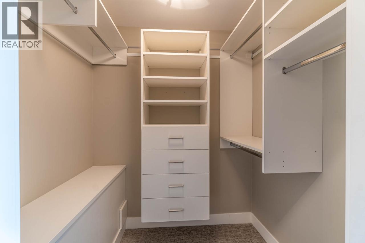 #31 2171 VAN HORNE DRIVE - 17