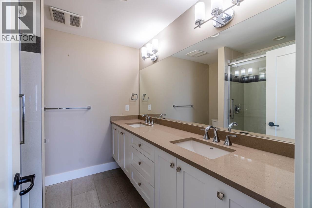 #31 2171 VAN HORNE DRIVE - 18