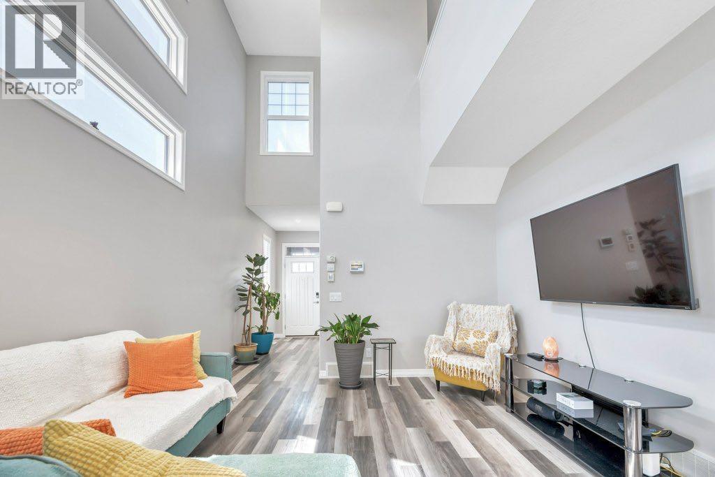 Single Family House 3 Level for Sale in  Evanston Hill NW Evanston Calgary 