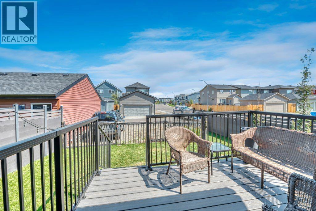 Single Family House 3 Level for Sale in  Evanston Hill NW Evanston Calgary 