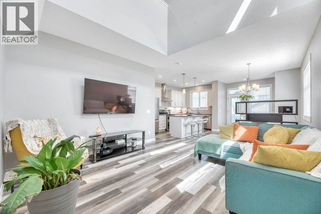 Single Family House 3 Level for Sale in  Evanston Hill NW Evanston Calgary 