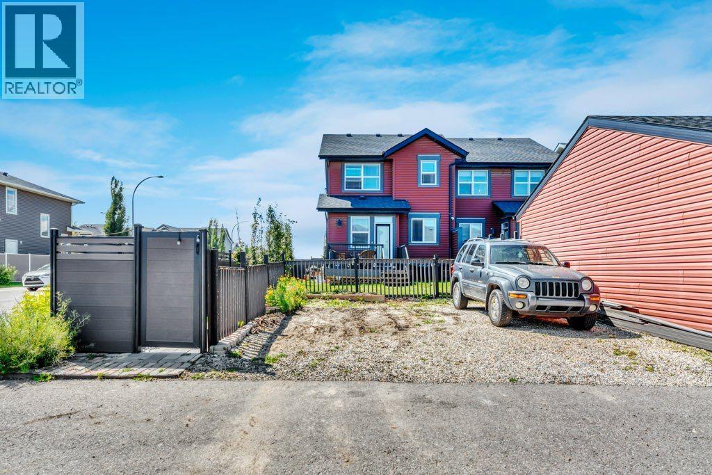 Single Family House 3 Level for Sale in  Evanston Hill NW Evanston Calgary 