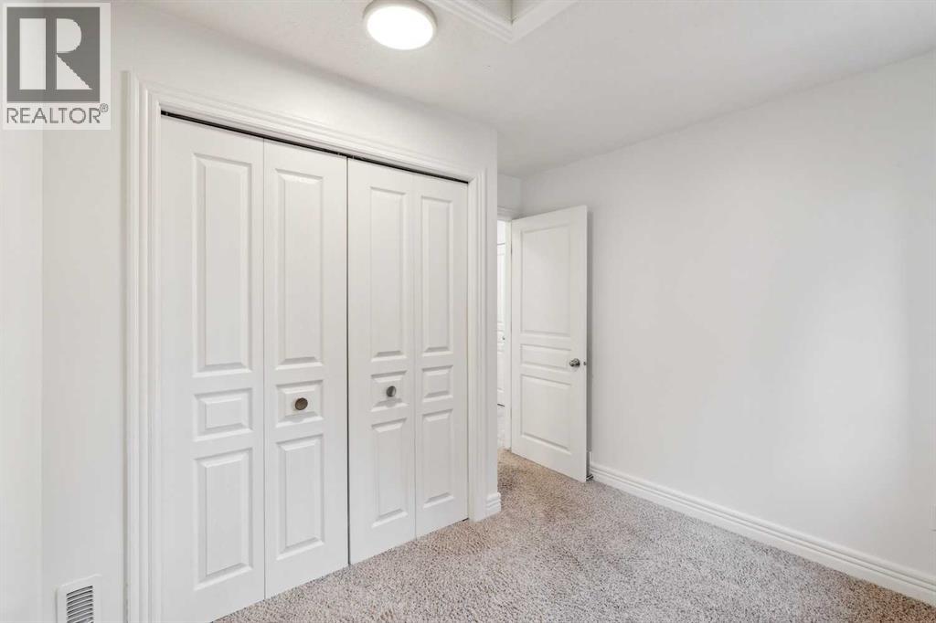 Single Family House for Sale in   Glamis Green SW Glamorgan Calgary 