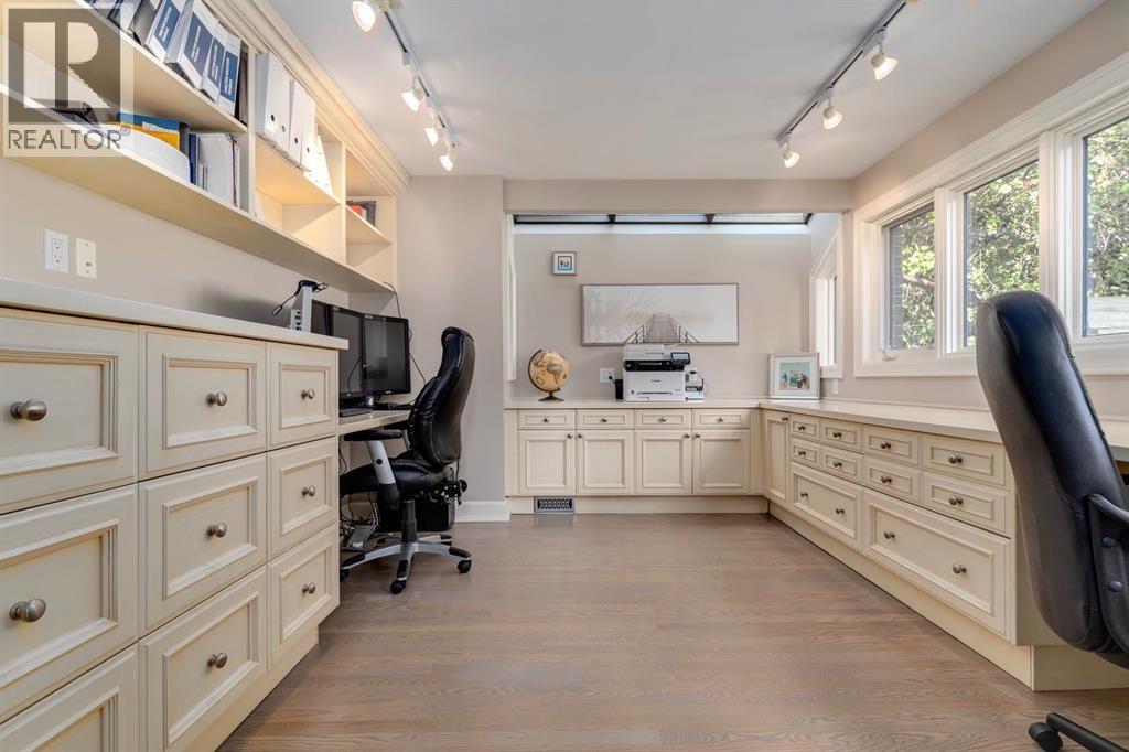 Single Family House for Sale in  Montreal Avenue SW Upper Mount Royal Calgary 