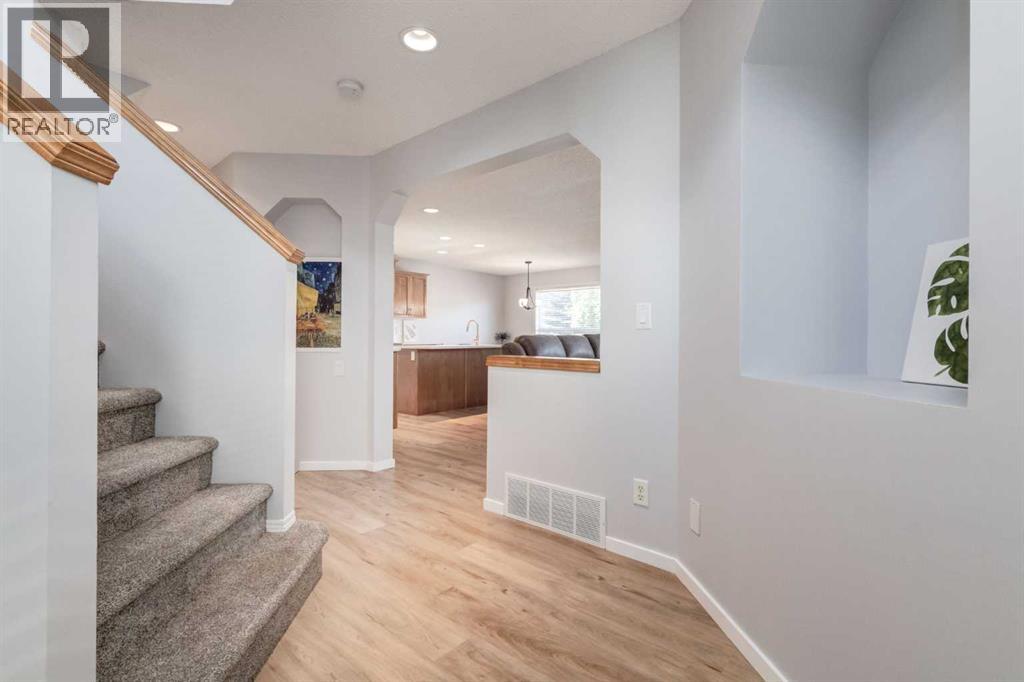 Single Family House for Sale in  Tuscany Springs Hill NW Tuscany Calgary 