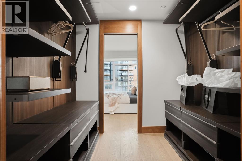 Single Family House for Sale in    Avenue SW Eau Claire Calgary 