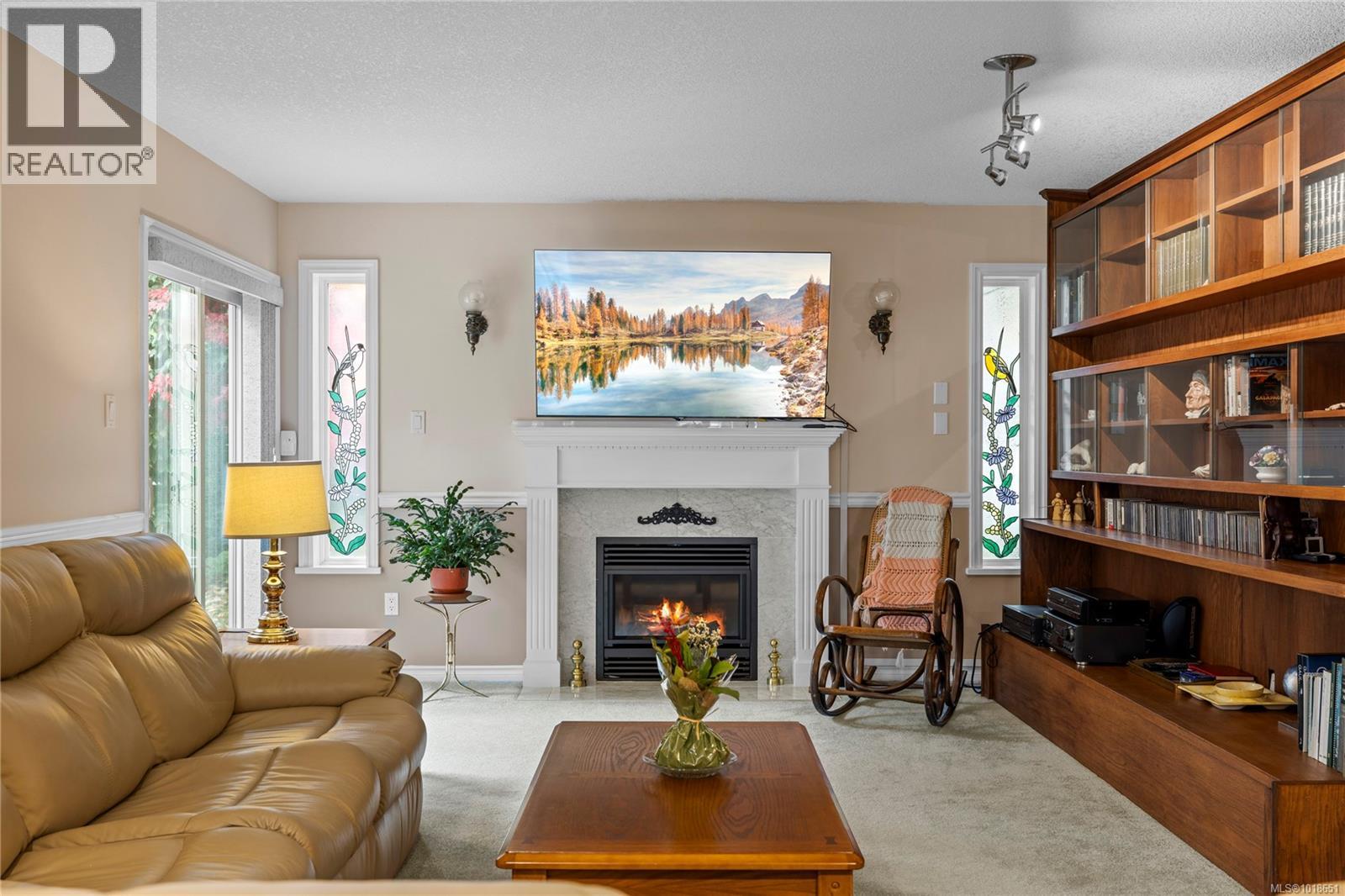 566 CRESCENT RD W - 23