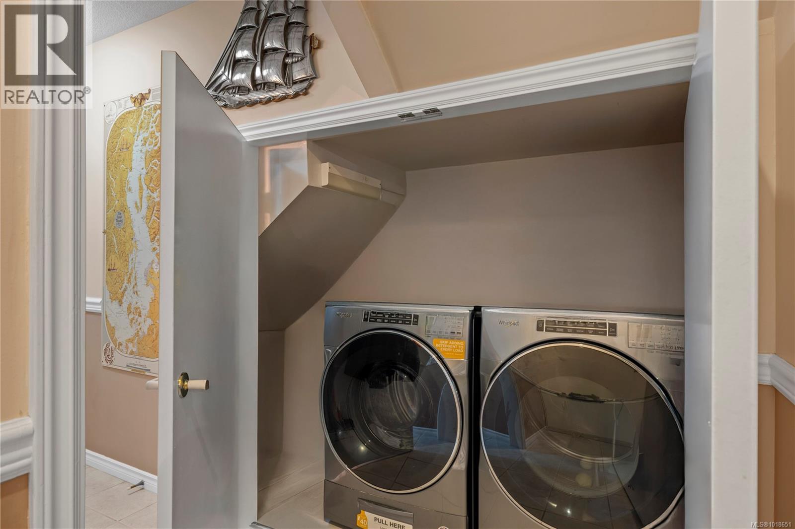 566 CRESCENT RD W - 26