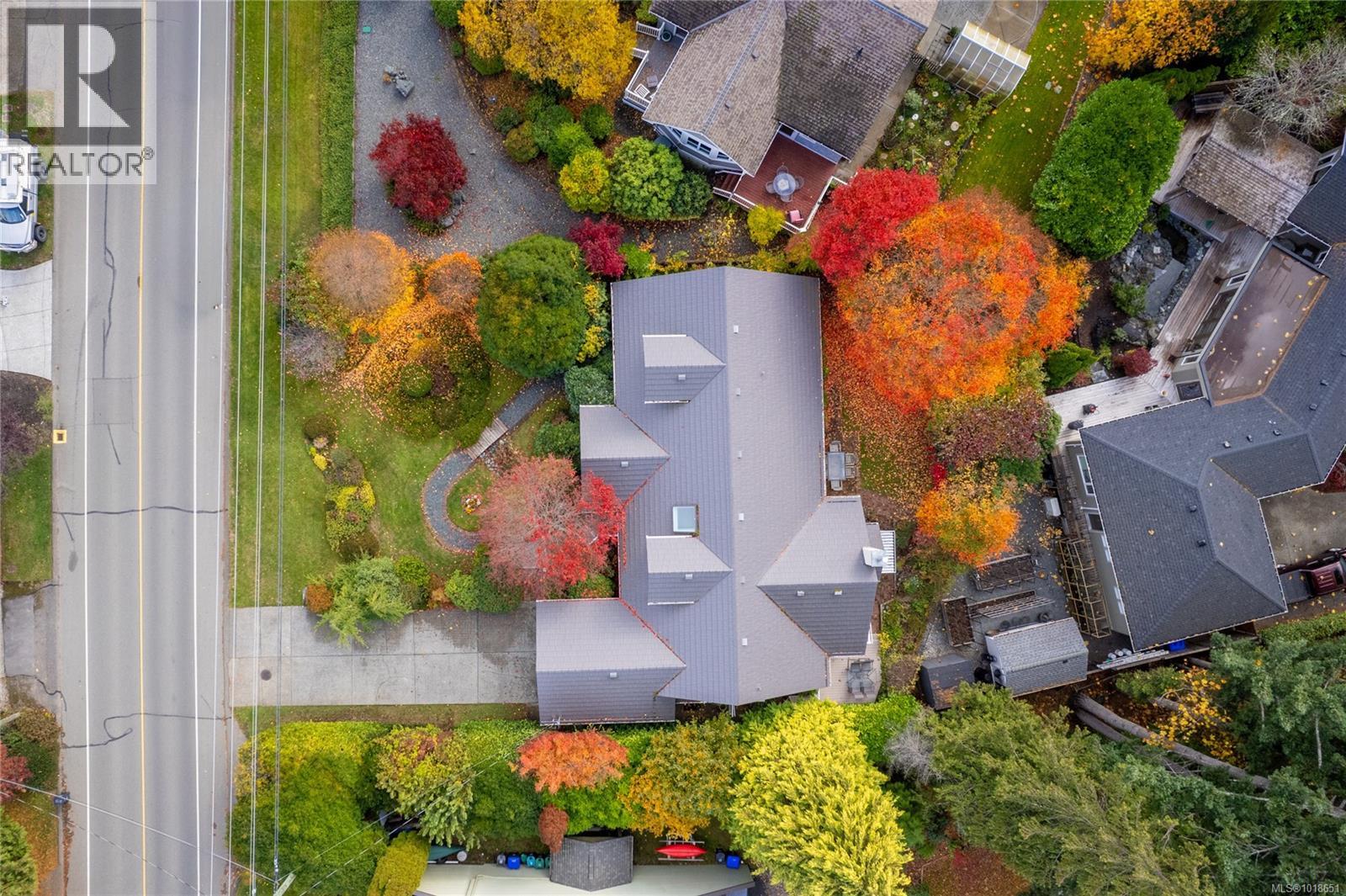 566 CRESCENT RD W - 51