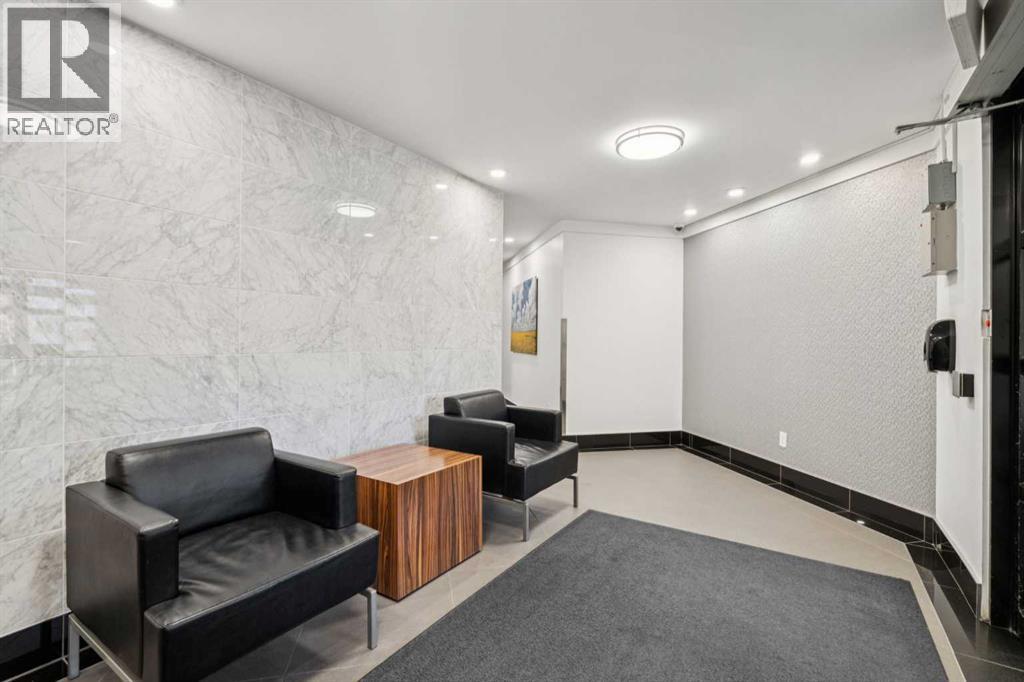 Single Family House for Sale in   Sierra Morena Mews SW Signal Hill Calgary 