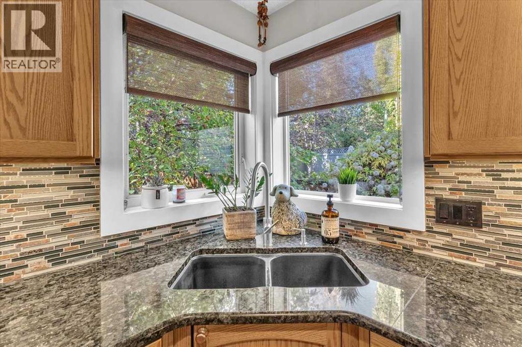 Single Family House for Sale in  Tuscany Ridge Green NW Tuscany Calgary 