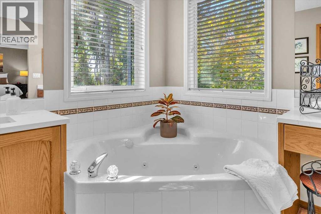 Single Family House for Sale in  Tuscany Ridge Green NW Tuscany Calgary 