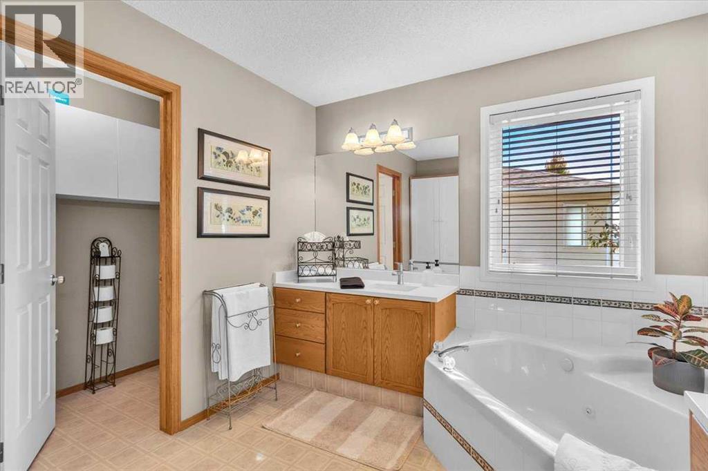 Single Family House for Sale in  Tuscany Ridge Green NW Tuscany Calgary 