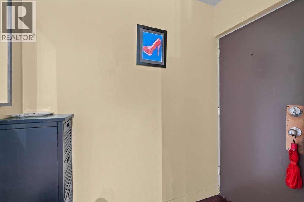 Single Family House for Sale in   A Street SW Bankview Calgary 