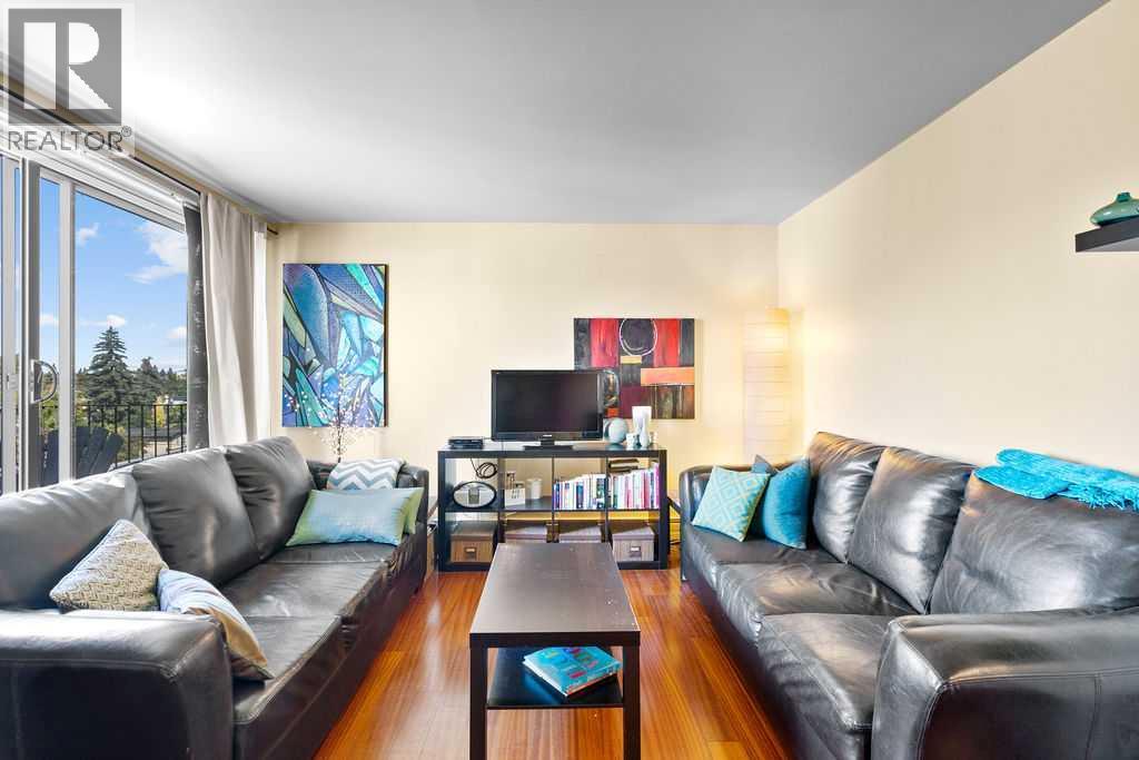 Single Family House for Sale in   A Street SW Bankview Calgary 