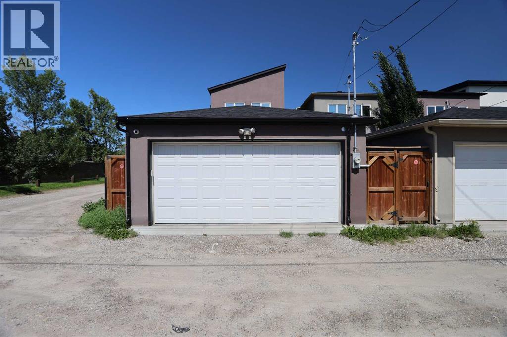 Single Family House for Sale in   Avenue NW Capitol Hill Calgary 