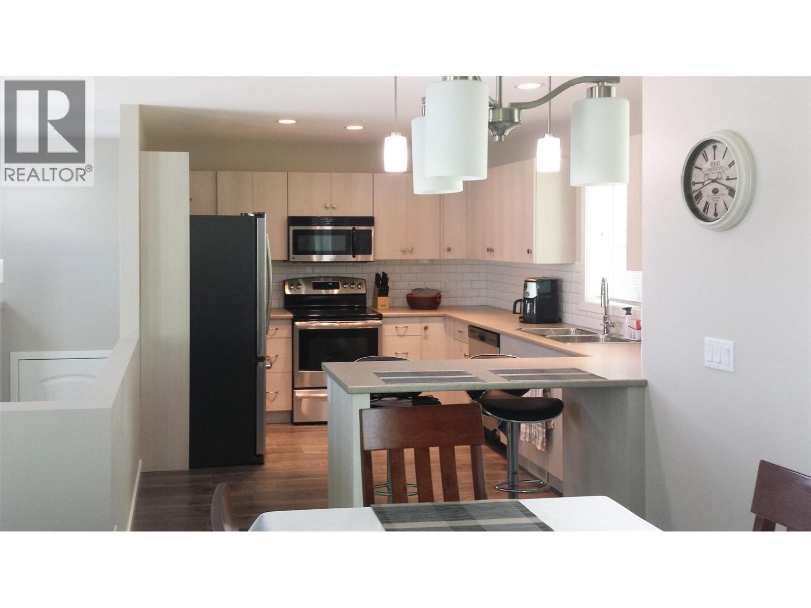  930-932 Lawson Avenue, Kelowna