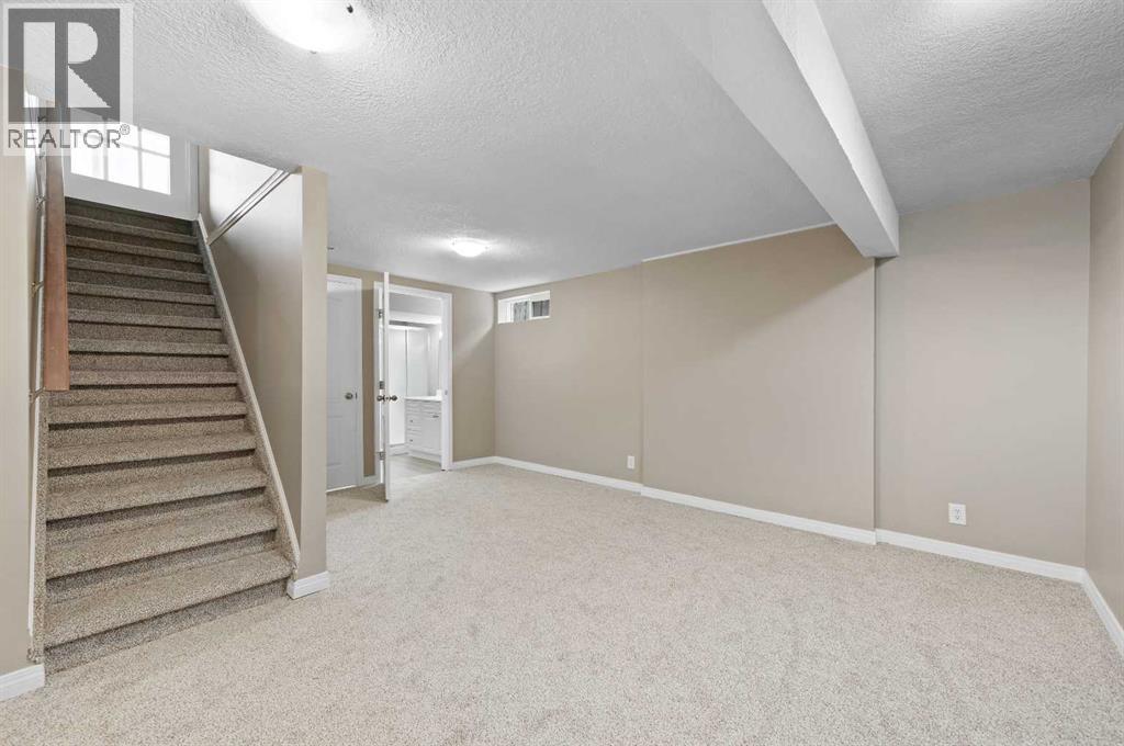 Single Family House Bungalow for Sale in   Avenue NE Pineridge Calgary 