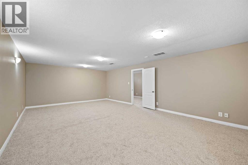 Single Family House Bungalow for Sale in   Avenue NE Pineridge Calgary 