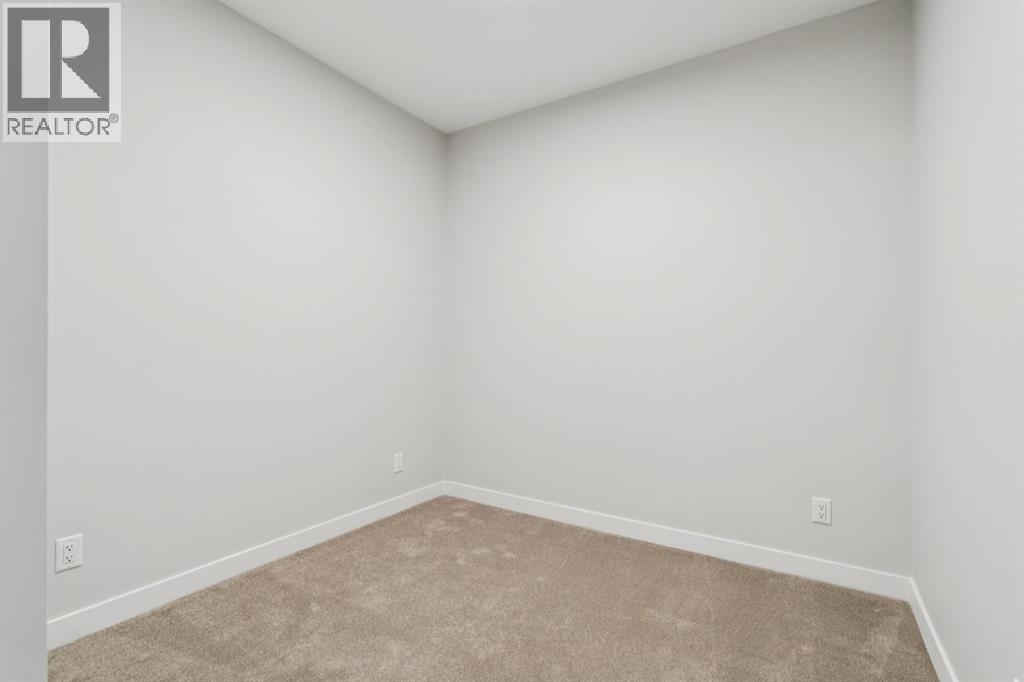 Single Family House for Sale in   Shawnee Square SW Shawnee Slopes Calgary 