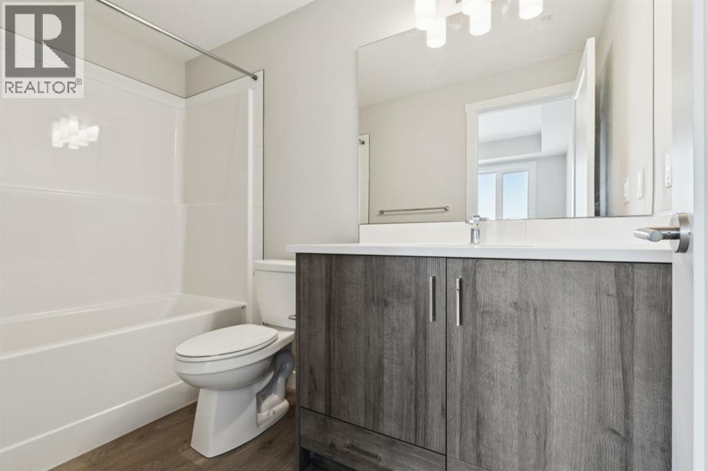 Single Family House for Sale in   Shawnee Square SW Shawnee Slopes Calgary 