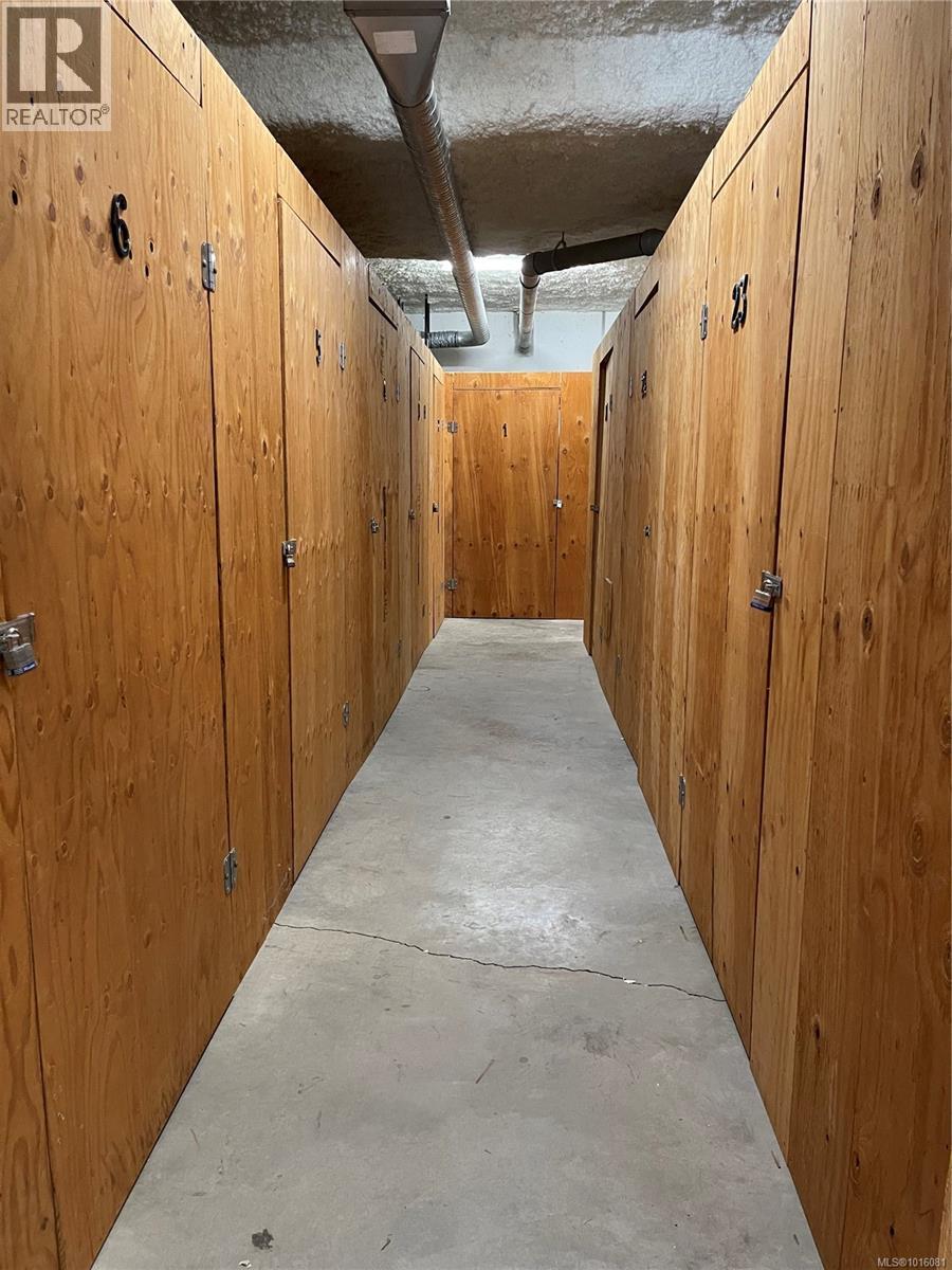 405 740 TRAVINO Lane, Saanich