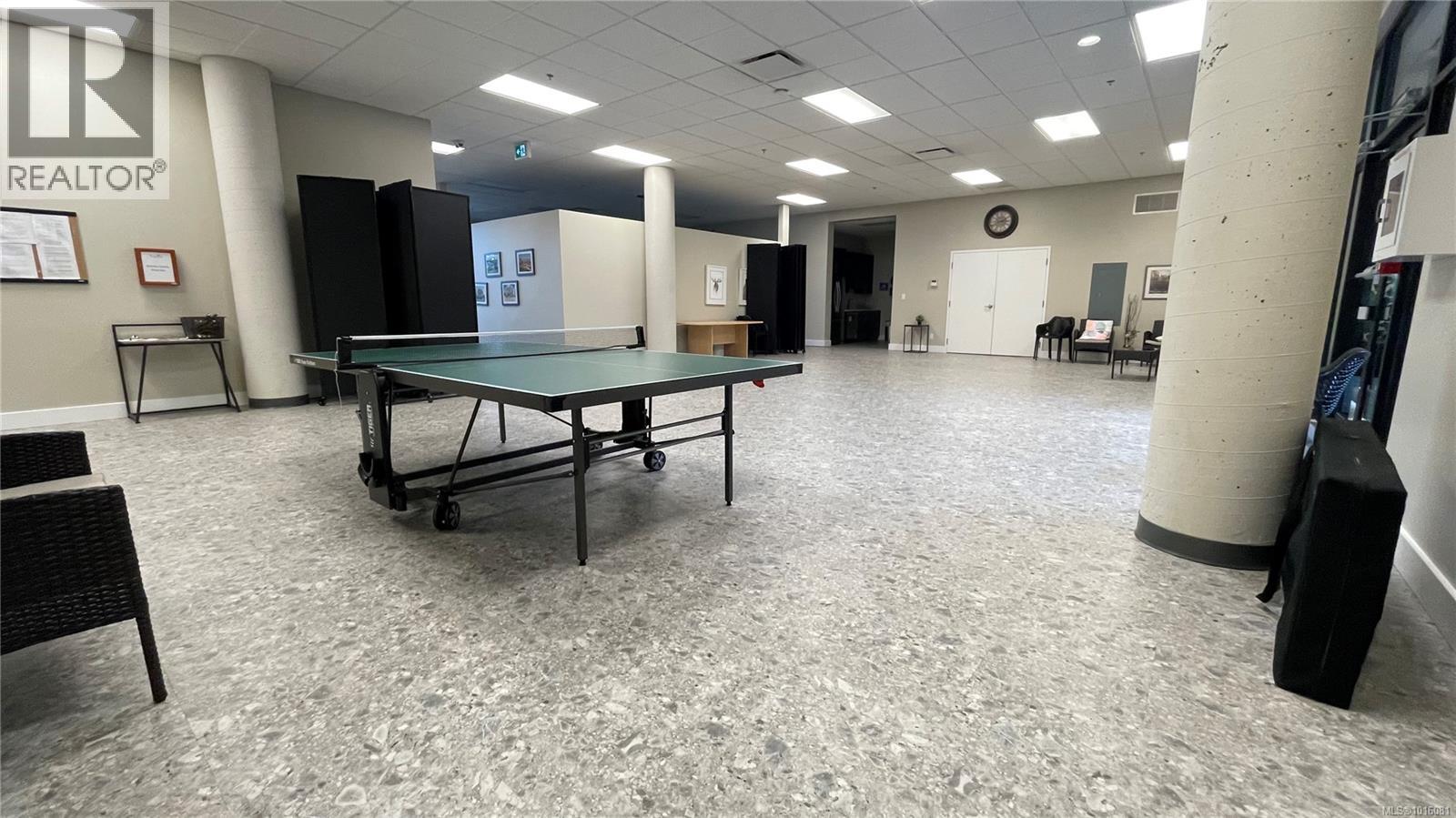 405 740 TRAVINO Lane, Saanich