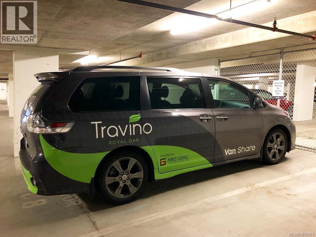 405 740 TRAVINO Lane, Saanich