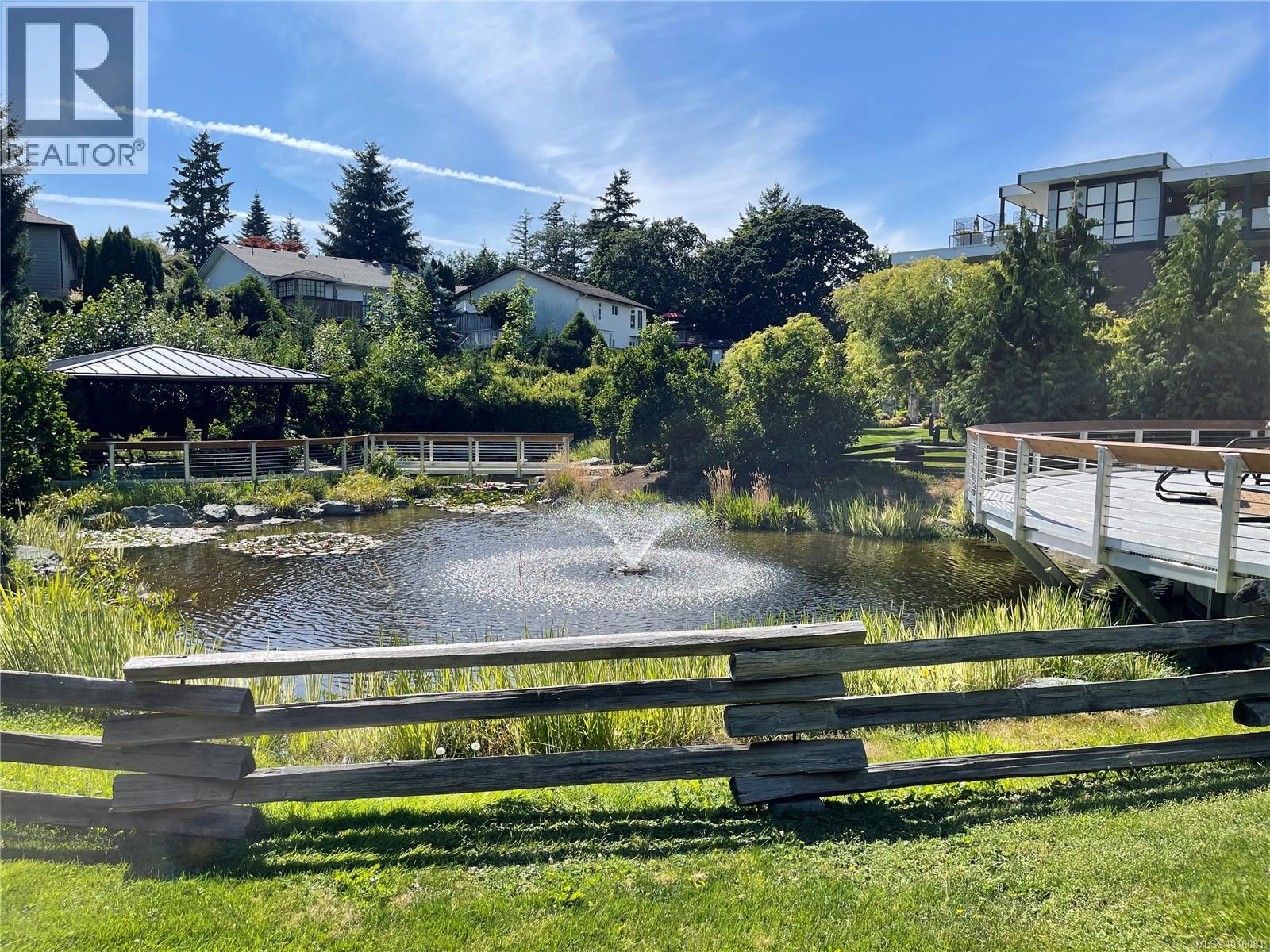 405 740 TRAVINO Lane, Saanich