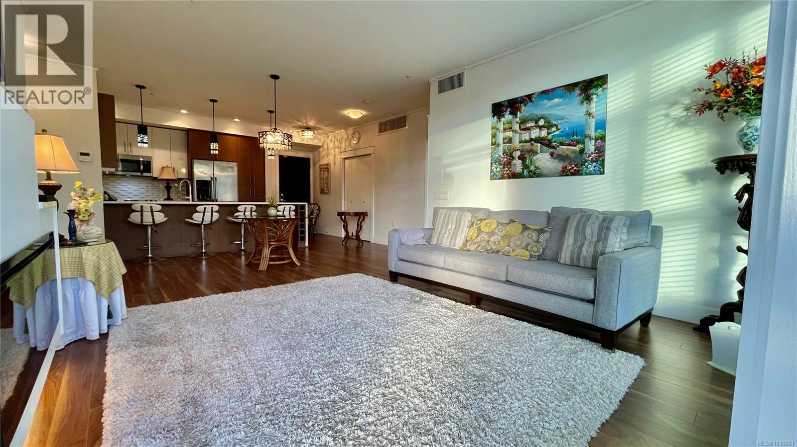 405 740 TRAVINO Lane, Saanich