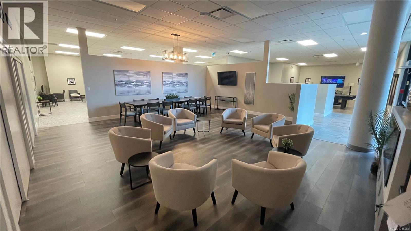 405 740 TRAVINO Lane, Saanich