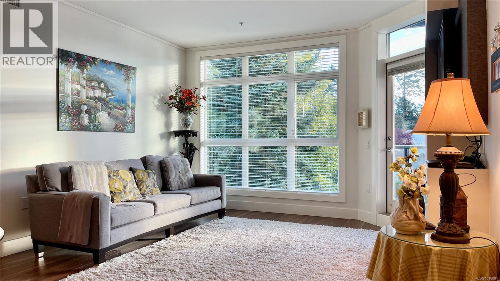 405 740 TRAVINO Lane, Saanich