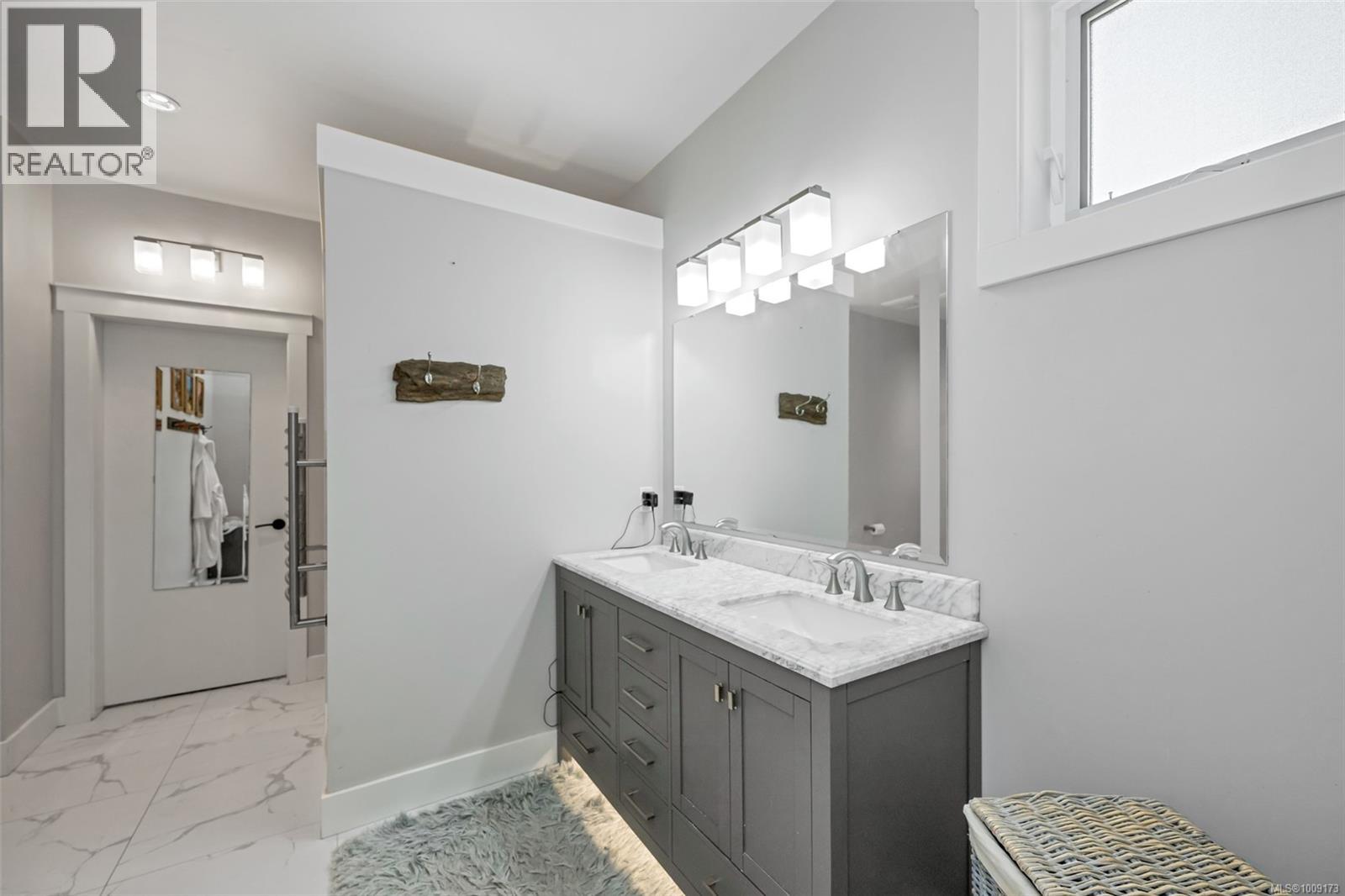 263 Tal Rd, Lake Cowichan