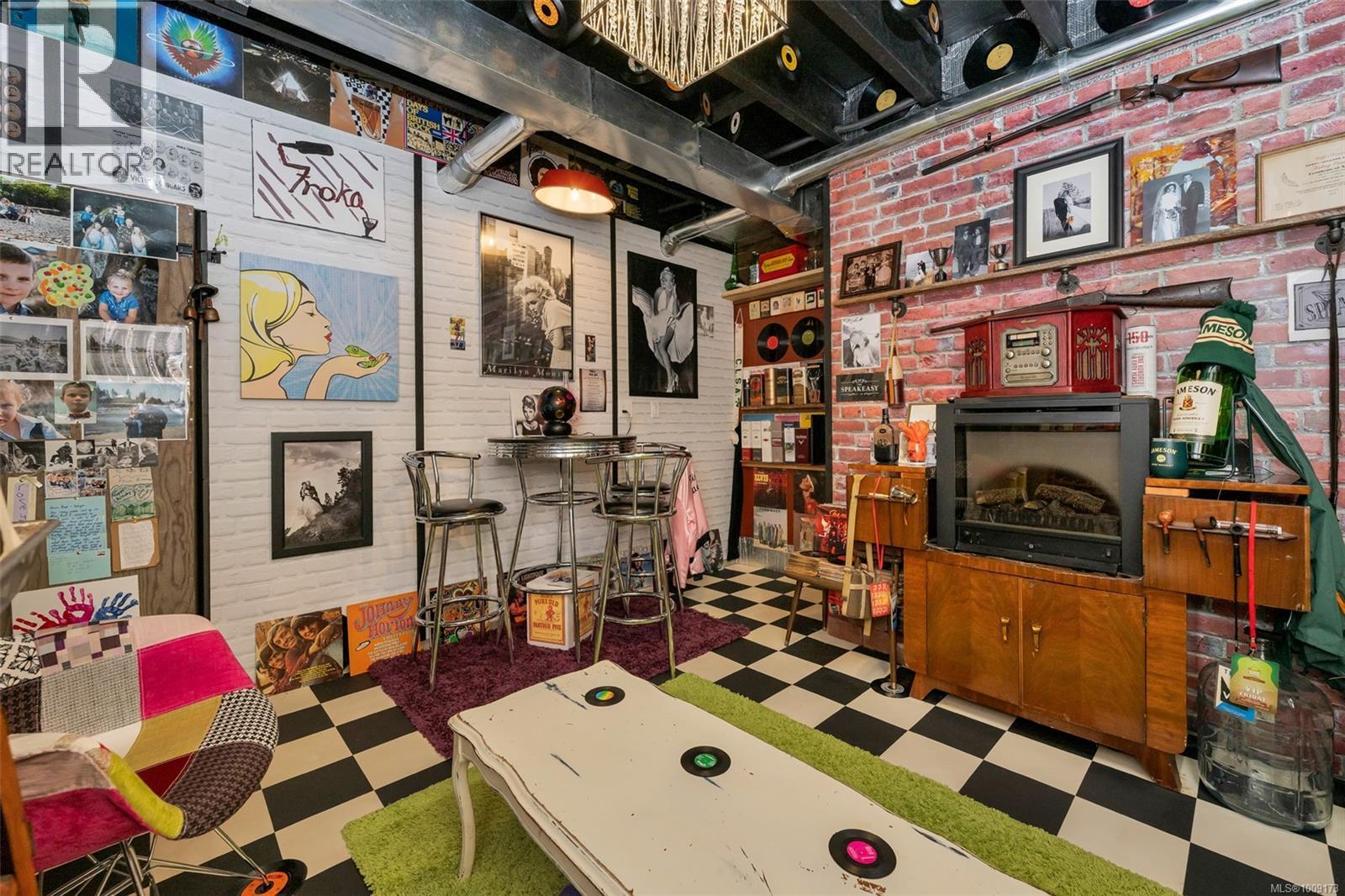 263 Tal Rd, Lake Cowichan