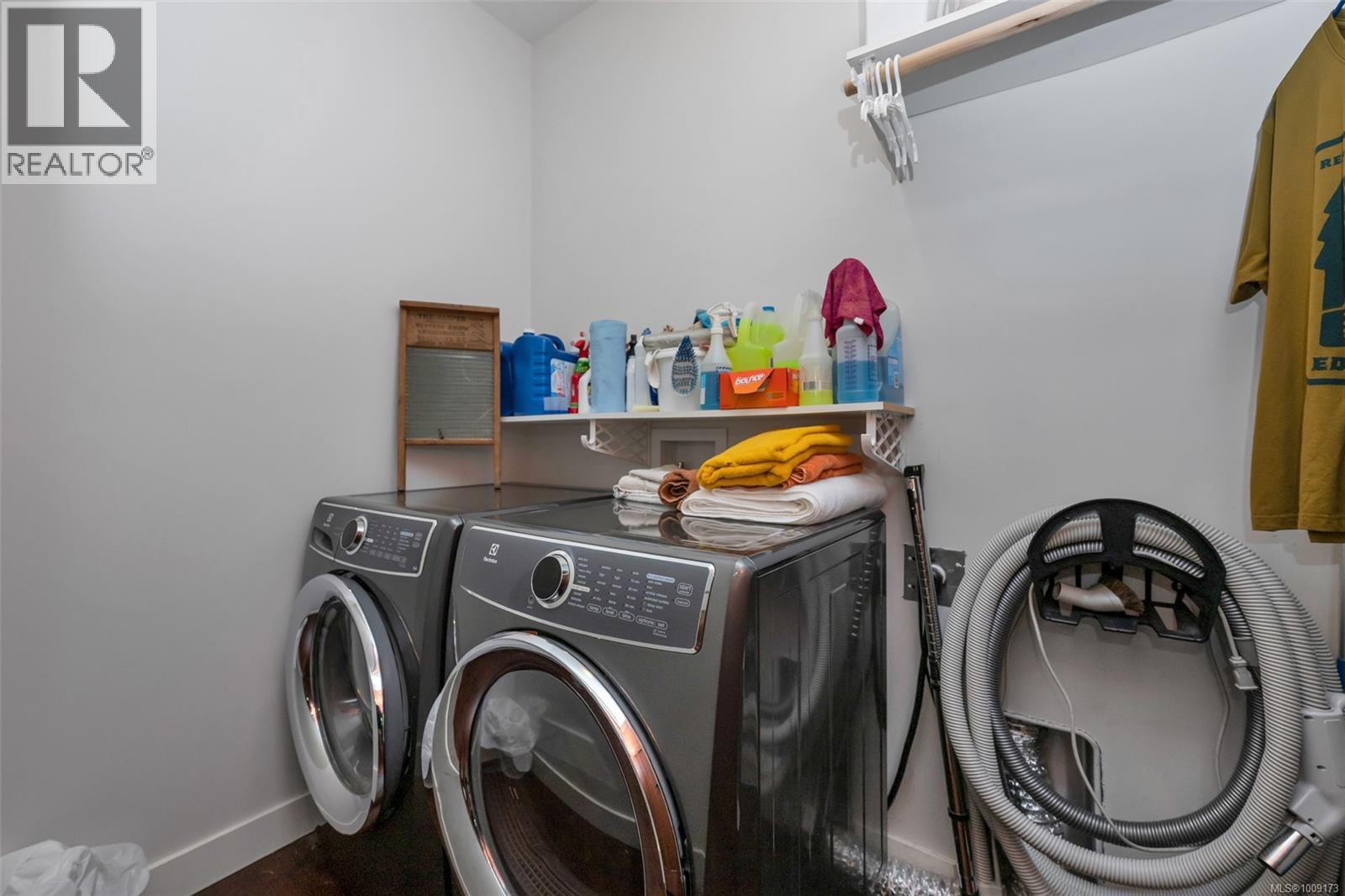 263 Tal Rd, Lake Cowichan