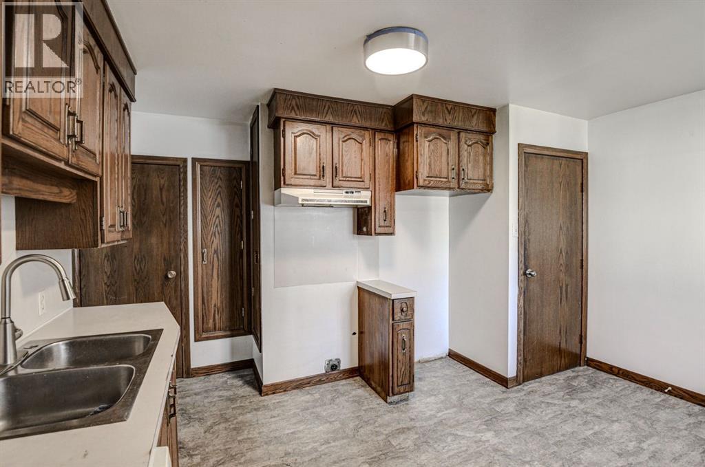 Single Family House Bungalow for Sale in  Centre Street NW Thorncliffe Calgary 