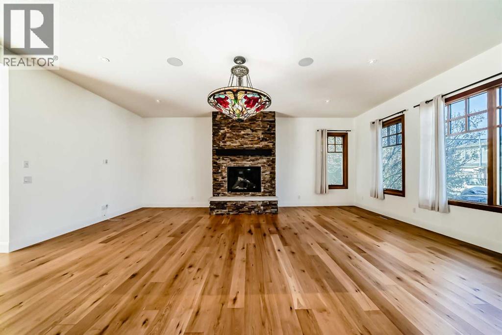 Single Family House for Sale in   Avenue NW West Hillhurst Calgary 