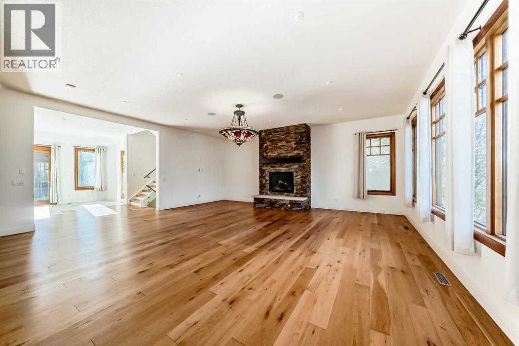 Single Family House for Sale in   Avenue NW West Hillhurst Calgary 