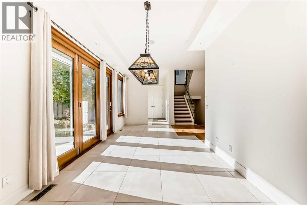 Single Family House for Sale in   Avenue NW West Hillhurst Calgary 