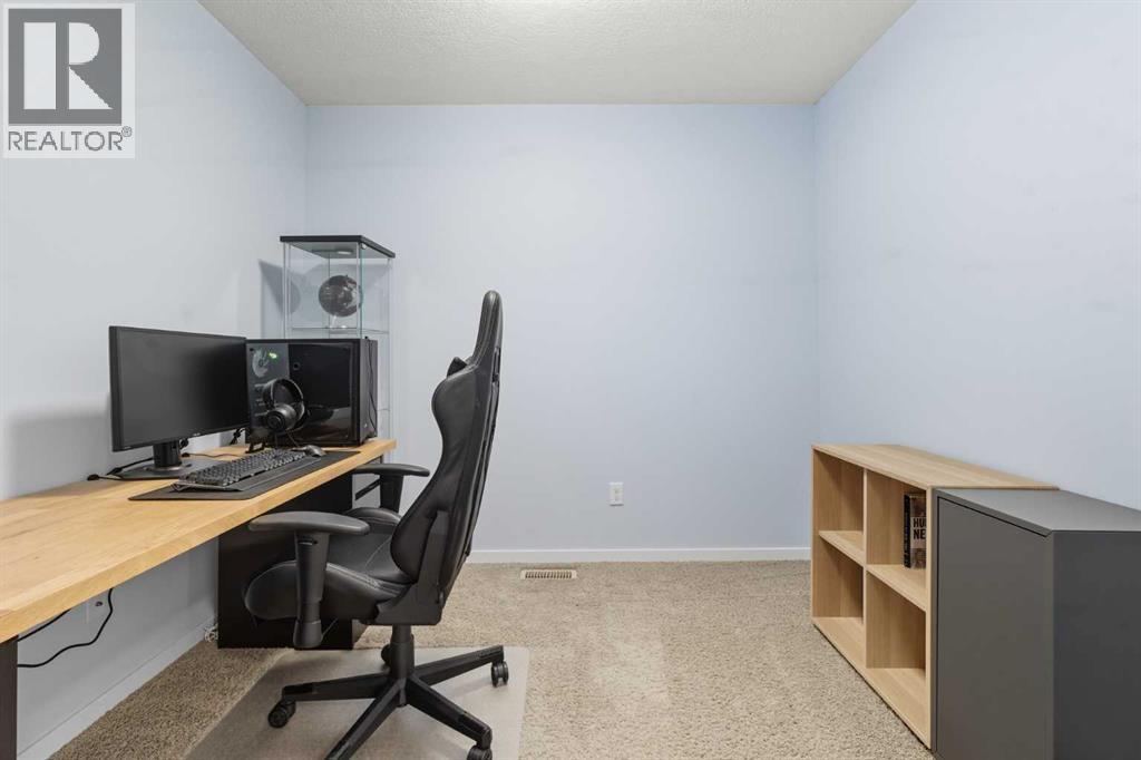 Single Family House for Sale in  Evansview Gardens NW Evanston Calgary 