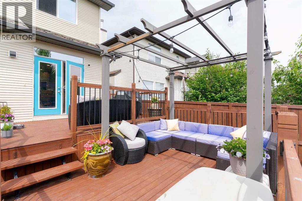 Single Family House for Sale in  Tuscany Ridge Mews NW Tuscany Calgary 