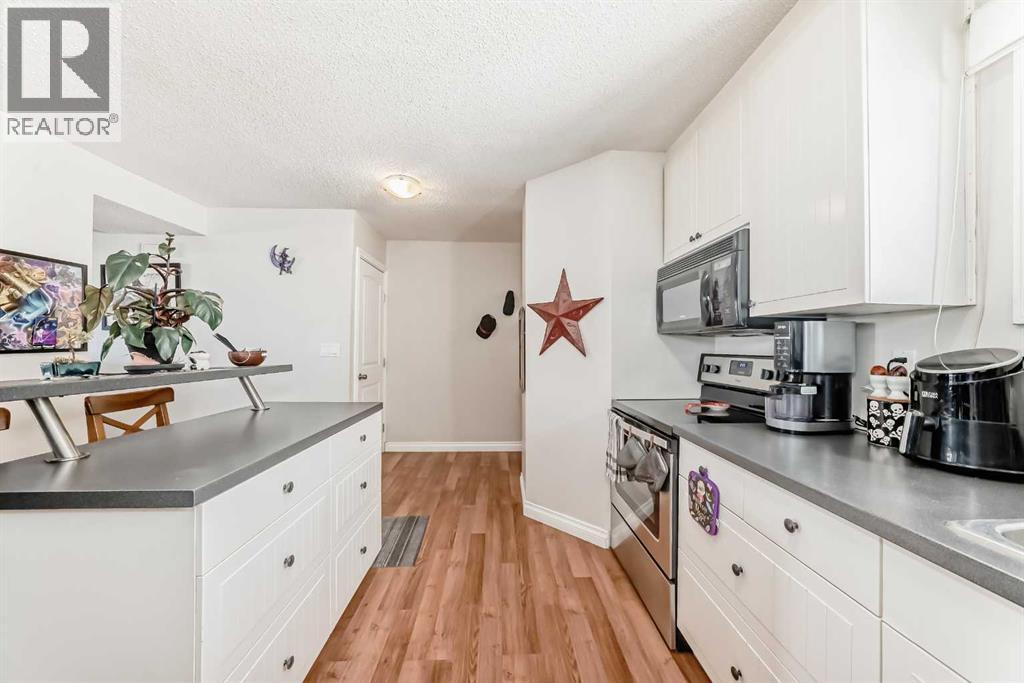 Single Family House for Sale in   Templehill Drive NE Temple Calgary 