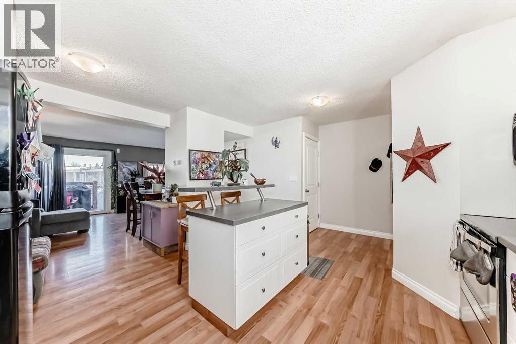 Single Family House for Sale in   Templehill Drive NE Temple Calgary 