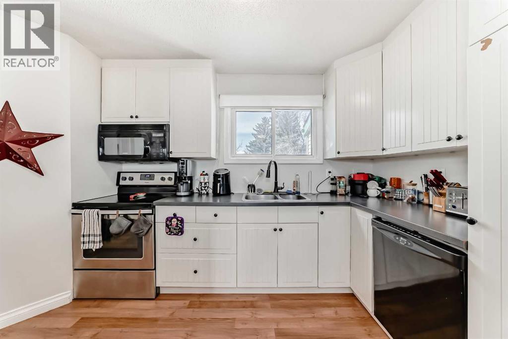 Single Family House for Sale in   Templehill Drive NE Temple Calgary 