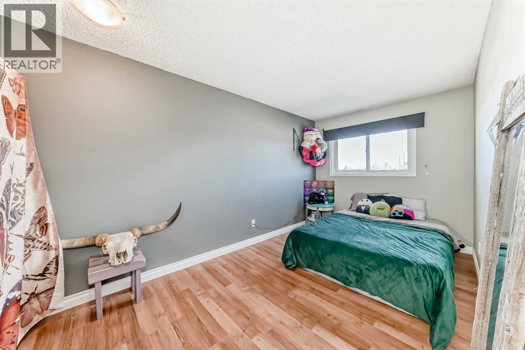 Single Family House for Sale in   Templehill Drive NE Temple Calgary 