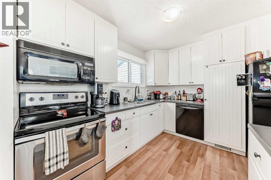 Single Family House for Sale in   Templehill Drive NE Temple Calgary 