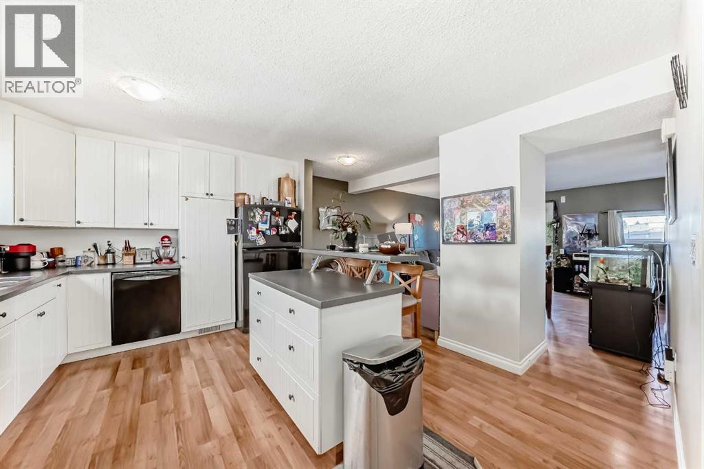 Single Family House for Sale in   Templehill Drive NE Temple Calgary 